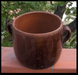 Pentolame in terra cotta delle nostre nonne - Pignate e stufaroli utilizzate oggi come vasi per fiori