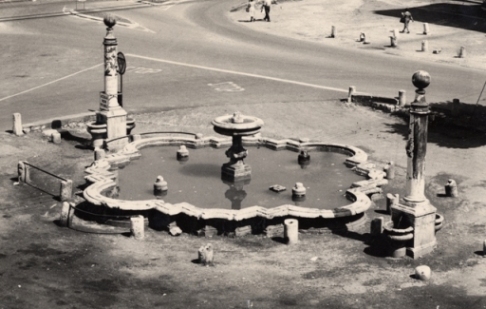 Scorcio prospettico fontana De Carolis Piazza Madonna della Neve - Frosinone