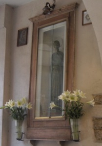La devozione - immagini sacre sulle mura delle case - Frosinone