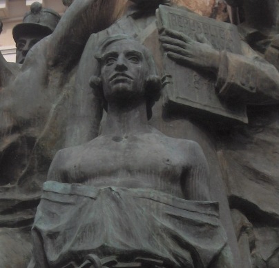 Particolare del volto bronzeo - Monumento a Nicola Ricciotti - Frosinone