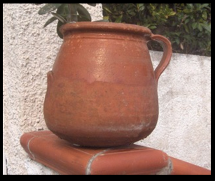 Pentolame in terra cotta delle nostre nonne - Pignate e stufaroli utilizzate oggi come vasi per fiori