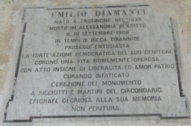 Lapide presente nel cimitero comunale di Frosinone